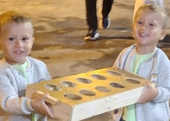 «Giorgio e Mattia, vi auguriamo un compleanno meraviglioso come il vostro legame speciale»