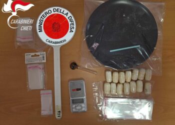 Smantellata rete di spaccio dal Sudamerica, corrieri ingerivano ovuli di cocaina