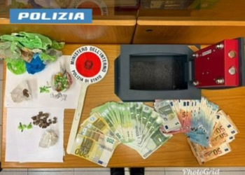 A spasso in bici elettrica con cocaina ed eroina, arrestato dalla polizia