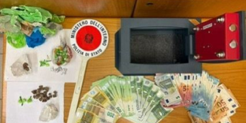 A spasso in bici elettrica con cocaina ed eroina, arrestato dalla polizia