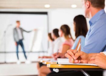 Formazione permanente delle aziende abruzzesi, via libera alla graduatoria: risorse per 9,5 milioni