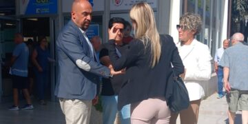 «Sanità al collasso», alla protesta di Patrizia De Rosa si unisce il campo largo del centrosinistra