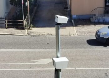 Konsumer Italia: «Comune sospenda il T-red e annulli le multe dove la segnaletica non è visibile»