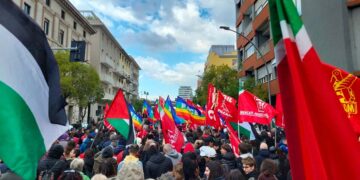 Anche l’Abruzzo scende in strada per Gaza, a Pescara in tremila contro il genocidio