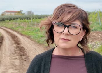 Vasto, la strada di fango. «Trent’anni fa l’ultimo asfalto, da due anni non viene pulita»