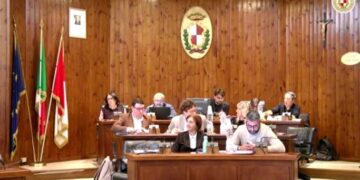 «Mozione su Gaza, FdI esce dall’aula, è vergognoso». La replica: «Dal Pd una farsa contro i prodotti israeliani»