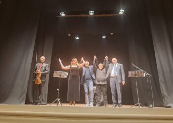 Applausi al Teatro Rossetti per Il Demiurgo di Gabriella Izzi Benedetti