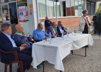 Non solo Trignina. Al sit-in con Di Pietro il Comune di Vasto chiede «una vera variante alla SS16»