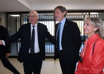 Stellantis, Regione Abruzzo: «Ricerca e sviluppo dei furgoni si facciano ad Atessa e non a Torino»