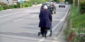 «Via Cardone, si è costruito senza lasciare gli spazi necessari: rotatoria impossibile, faremo marciapiede»
