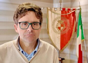 Menna: «Chi sporca le strade deve pulirle. E chi le restringe sarà multato»