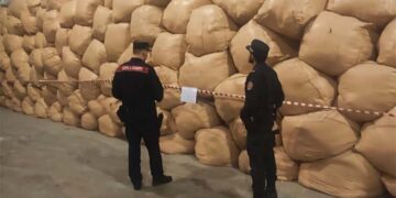 Oltre 230 tonnellate di rifiuti tessili sequestrati a Vasto, indagini partite dalla raccolta di abiti usati
