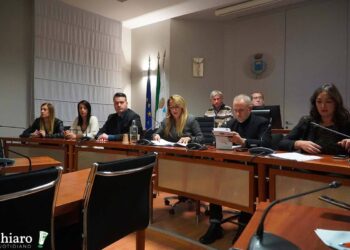 «Il Re è nudo! Altro che trasparenza, sul prg la minoranza di San Salvo in fuga»