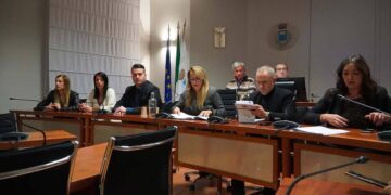 «Il Re è nudo! Altro che trasparenza, sul prg la minoranza di San Salvo in fuga»