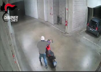 Ruba una moto ad Atessa ma viene scoperto dai carabinieri: denunciato 44enne 