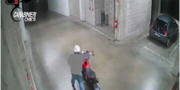 Ruba una moto ad Atessa ma viene scoperto dai carabinieri: denunciato 44enne 