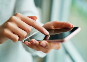 L’uso tossico di smartphone e dispositivi in giovane età al centro di un convegno al “Palizzi”