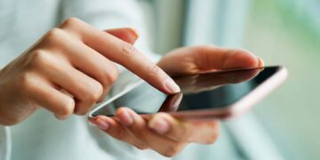 L’uso tossico di smartphone e dispositivi in giovane età al centro di un convegno al “Palizzi”