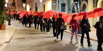 “Maipiùsola” attraversa San Salvo per ribadire il “no” alla violenza sulle donne