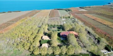 Progetto di resort a Punta Aderci, ecco il vecchio camping chiuso