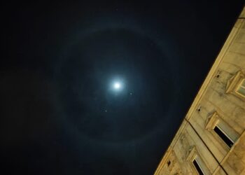 Attorno alla Luna l’Anello 22 gradi. La foto dalla Vasto antica