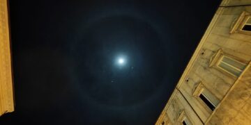 Attorno alla Luna l’Anello 22 gradi. La foto dalla Vasto antica