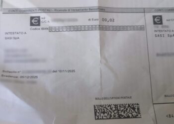 Bolletta da 2 centesimi al defunto. I parenti: «La commissione postale costa cento volte di più»