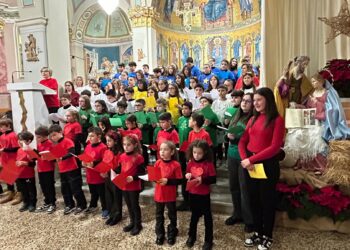 “I colori del Natale”: i canti natalizi dei bambini di Fara San Martino