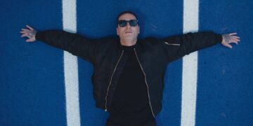 Luca Dirisio torna con “È tutto fragile”, una canzone di rinascita: «È nella fragilità che capisci chi sei»