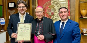 Mons. Forte cittadino onorario di Vasto: «Affido la città, crogiuolo di cultura, a San Michele»