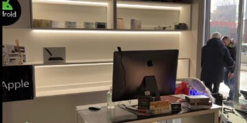 Colpo notturno nel negozio di telefoni, il proprietario: «Ho subito 2 furti nell’attività e 4 a casa»