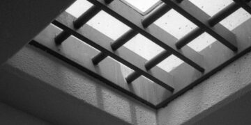 “Il Nido”: il carcere di Vasto negli scatti analogici di Francesco Lovino in mostra alla Sala Mattioli