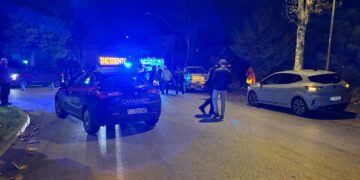 Pedone investito da una moto in via Conti Ricci, sul posto il 118. Traffico bloccato