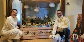 La Natività sul mare: nel presepe di Giuseppe e Monica l’Abruzzo in tutta la sua bellezza