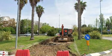 Rotatoria tagliata a metà per il passaggio delle torri eoliche, 24mila euro al Comune di San Salvo