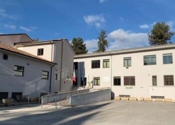 Tribunale dei minori conferma: i bimbi restano nella casa famiglia. Disposta perizia psico-diagnostica