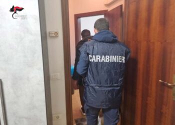 Scoperta una centrale per l’invio di migliaia di Sms-truffa, le indagini partite da Chieti