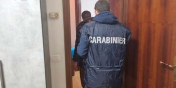 Scoperta una centrale per l’invio di migliaia di Sms-truffa, le indagini partite da Chieti