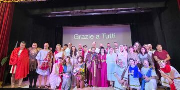 Applausi per la storia di San Vitale portata in scena dal Gran Sipario d’Argento