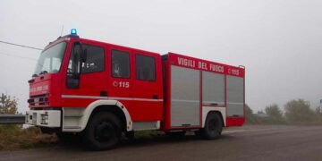 Auto finisce fuori strada e contro un albero, un morto a Gissi. Ferito il fratello