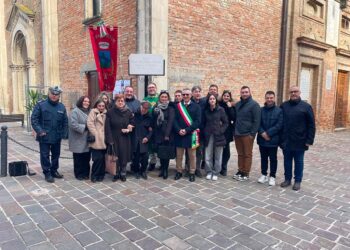 A Pollutri apposta la targa in ricordo di don Giuliano Manzi, «49 anni dedicati alla comunità»