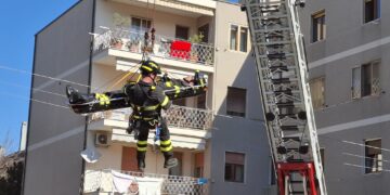 A lezione dai vigili del fuoco: alunni in caserma per la prima festa nazionale dei pompieri