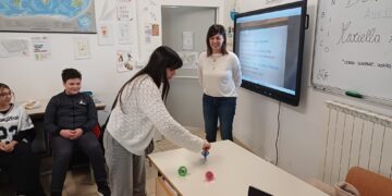 “In bilico”: il libro di Mariella Fiore è un manuale di emozioni per vivere l’adolescenza