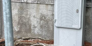 Rubati i cavi di rame: via Montevecchio al buio da dieci giorni