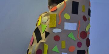 Creatività, arte e sensibilità: “i mantelli dell’abbraccio” alla scuola Spataro