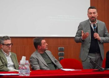 Agricoltura e fotovoltaico, «se un terreno non rende, è giusto consentire l’installazione di pannelli»