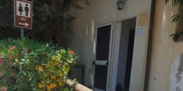 Fossacesia, il Comune mette a bando la gestione per 15 anni di bagni pubblici e docce in spiaggia