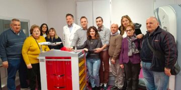 Un carrello per le emergenze in ricorda di Loredana, la donazione al “Renzetti”