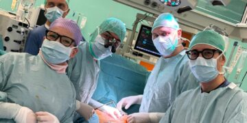 Dissezione dell’aorta, a Chieti impiantata protesi di ultima generazione: paziente salvo