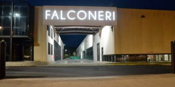 Falconeri cede un pezzo della fabbrica di Gissi: 79 dipendenti passeranno a una holding di Torino